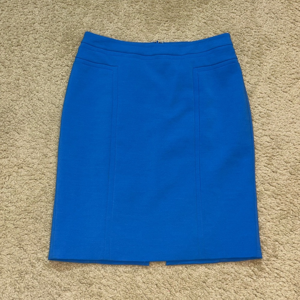 ⚪️⚫️NWOT White House Black Market Pencil Skirt